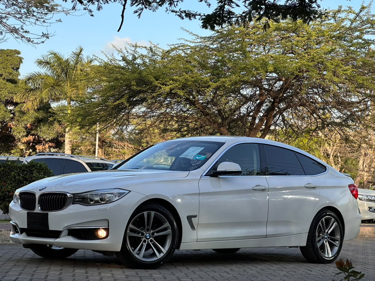 BMW 3 SERIES GT thumbnail 3